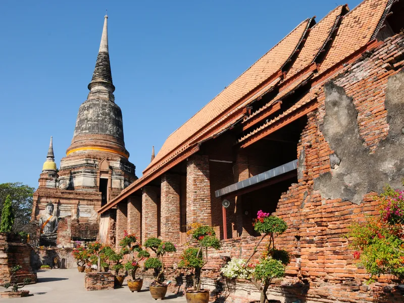 Chiêm Bái Wat Yai Chai Mongkol – Điểm Đến Tâm Linh Nổi Tiếng Của Thái Lan