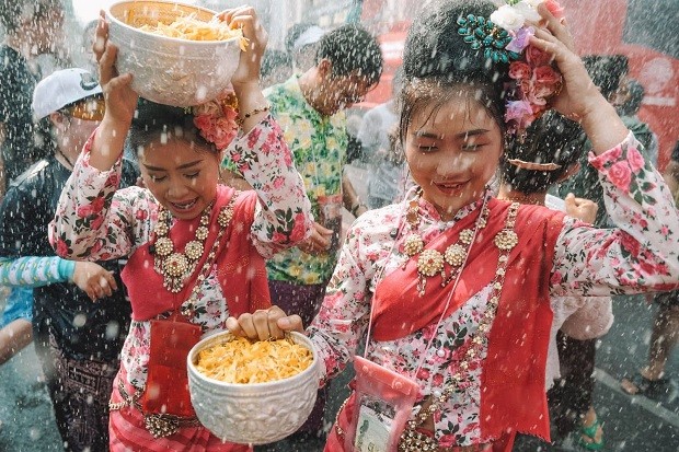 Lễ hội té nước Songkran Thái Lan: Trải nghiệm văn hóa và niềm vui ngày Tết cổ truyền